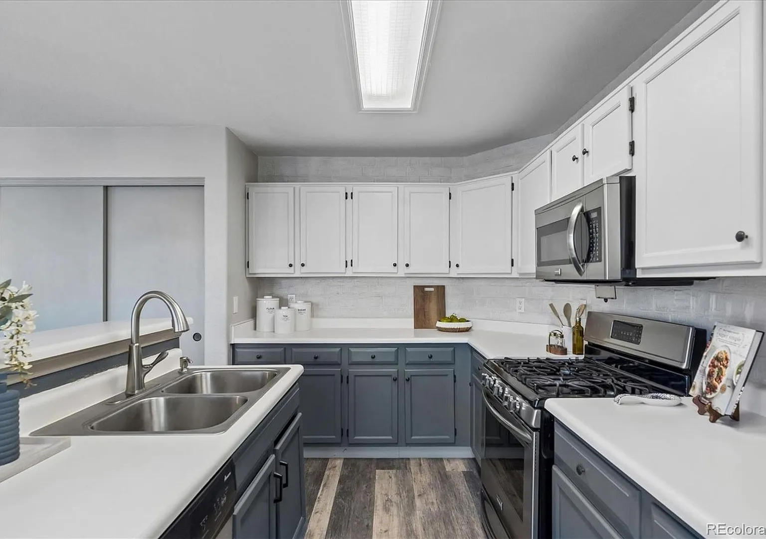 Beautiful 4 bedroom home in Founders Village — Photo 4