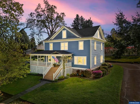 336 Hill St, Silverton, OR 97381