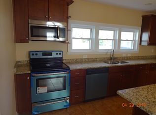 5 Arcadia St, Worcester, MA 01604