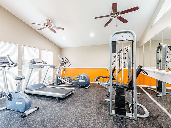 5th image of 920 Lawrence St #8-813
