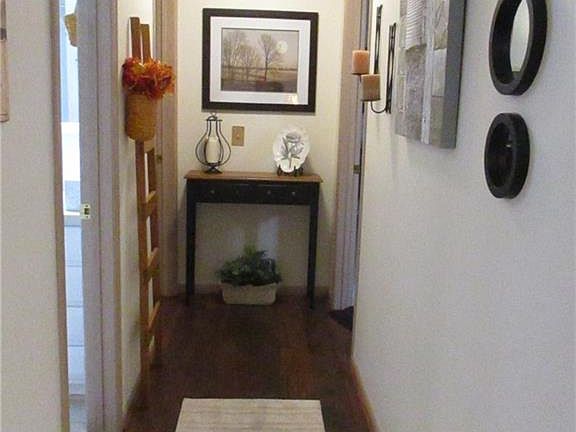 4th image of 831 Turnbury Ln #27