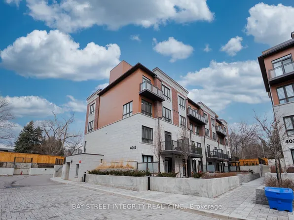 4045 Hickory Dr #7, Mississauga, ON L4W 0G6