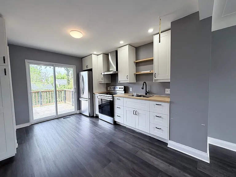 3 Bartlett St — Photo 5