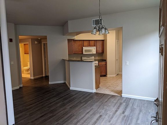 3rd image of 5350 Dunlay Dr Unit 1216