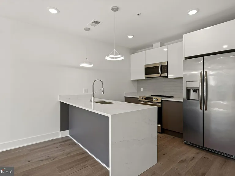 2027 Rhode Island Ave NE #401 — Photo 6