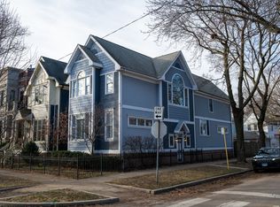 1701 W Byron St, Chicago, IL 60613