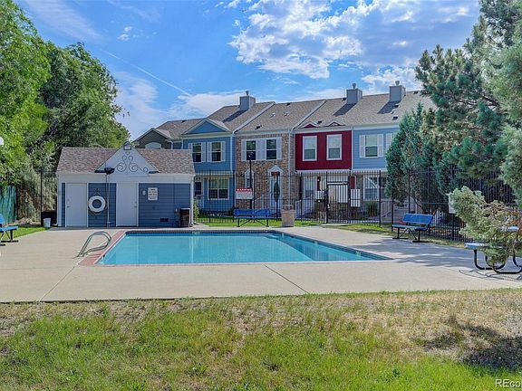 4th image of 4247 Charleston Dr