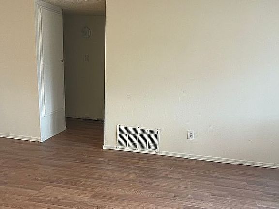 3rd image of 8816 Robby Ave SW