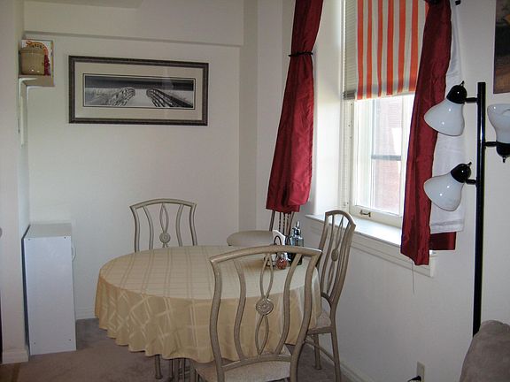 Eat-in dining area