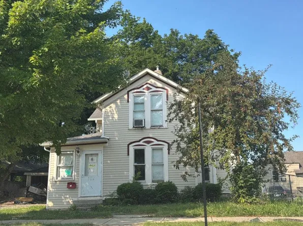 384 Raymond St, Elgin, IL 60120