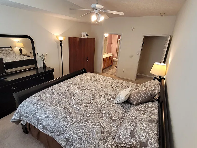 4657 Court Yard Dr — Photo 19