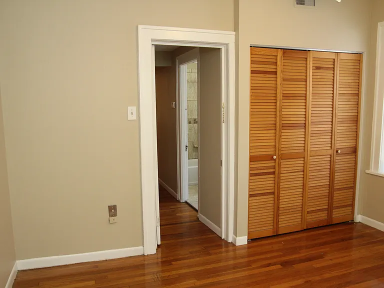 6829 Kingsbury Blvd #1W — Photo 15