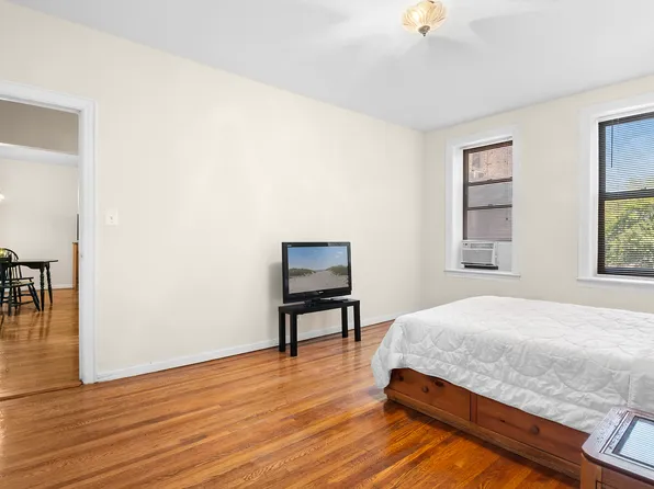 7101 Shore Road image 4 of 13