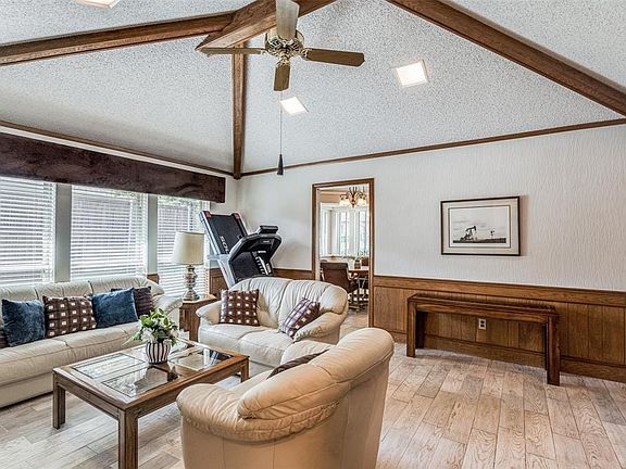 3rd image of 1416 Debon Dr