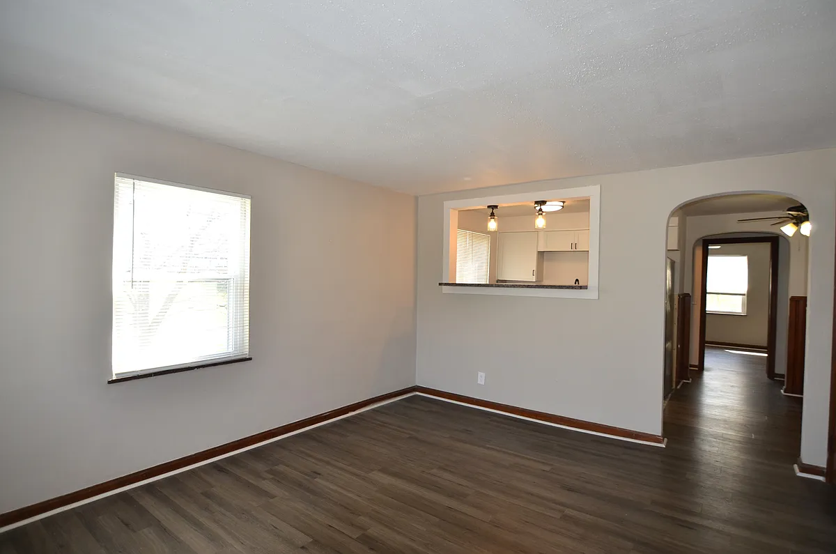 Building Photo - 2553 Williams Ave #2