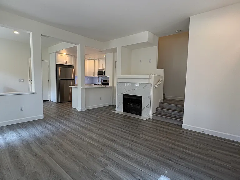 25735 Perlman Pl #A — Photo 1