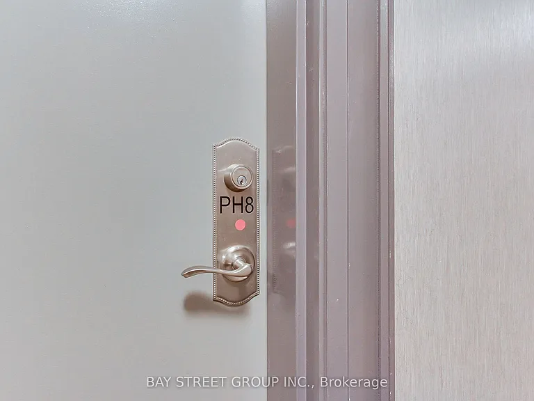 28 Prince Regent St #Penthouse 8 — Photo 4