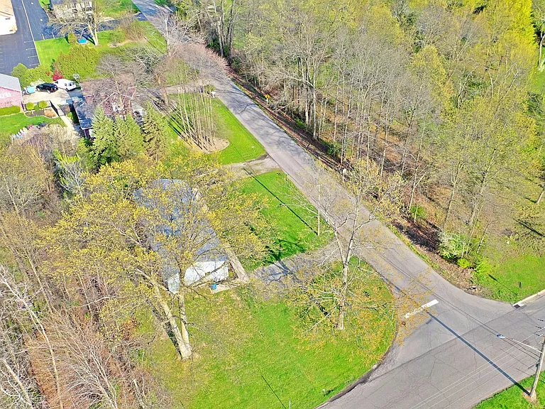 8315 & 8317 Kettering St SE — Photo 10