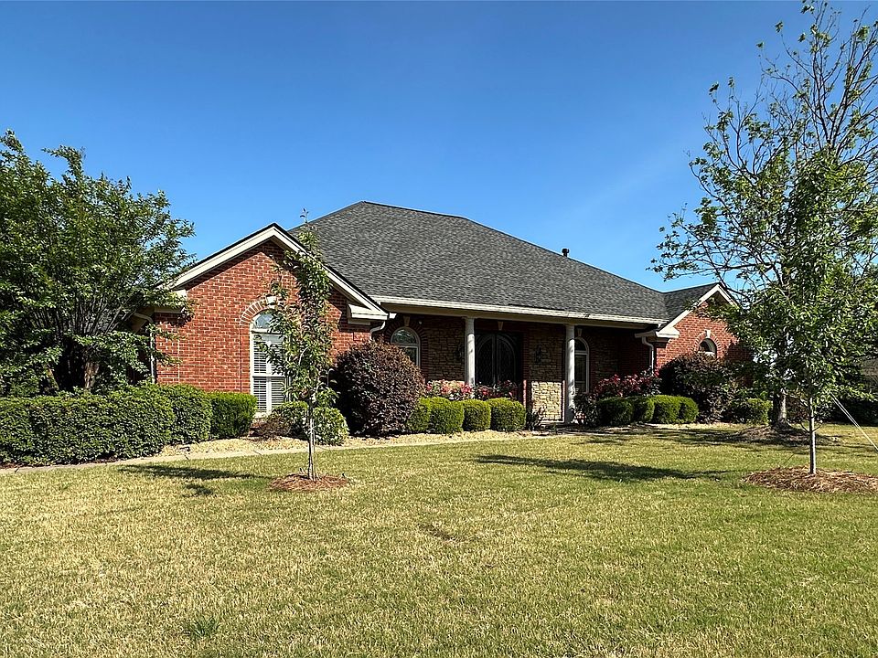 1st image of 416 Towne Lake Dr