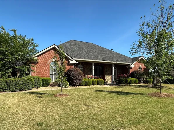 416 Towne Lake Dr, Montgomery, AL 36117