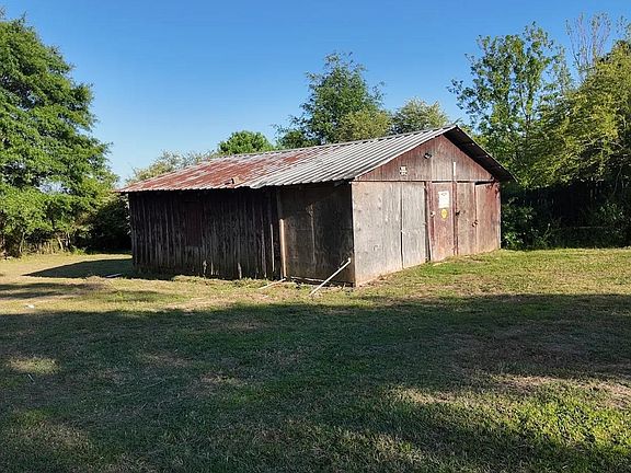 2nd image of 141 Lee Rd