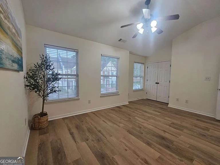 619 Kenridge Way — Photo 22