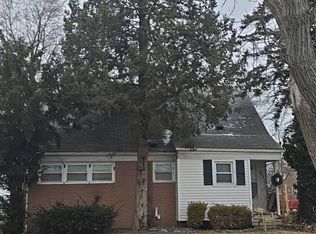 20315 Lancaster St, Harper Woods, MI 48225