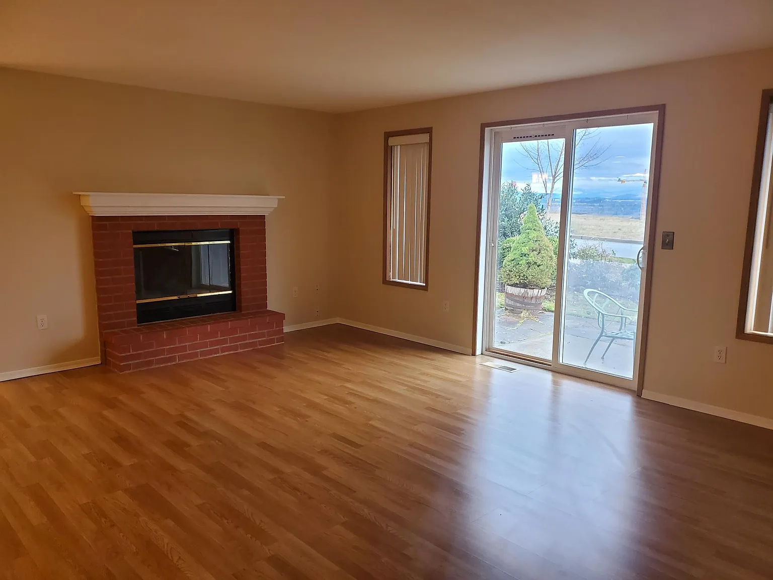3 bed, 1812 sqft, $2,950 — Photo 4