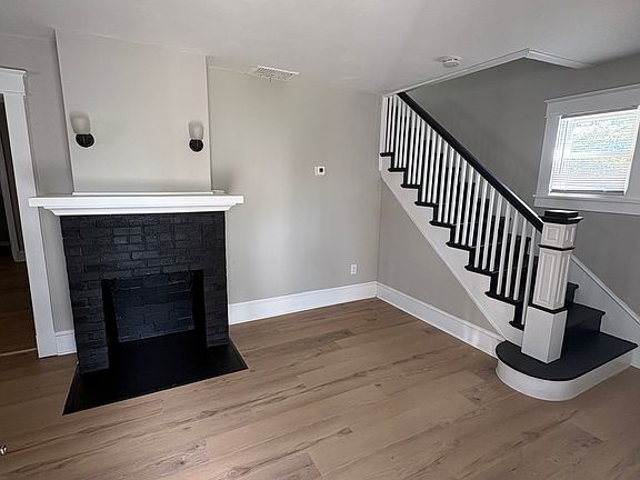 4th image of 759 32nd St
