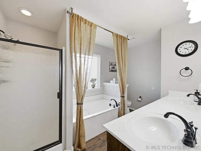13328 S 21st Pl — Photo 12