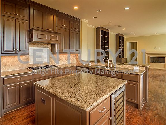 4th image of 4132 Grassmere Ln