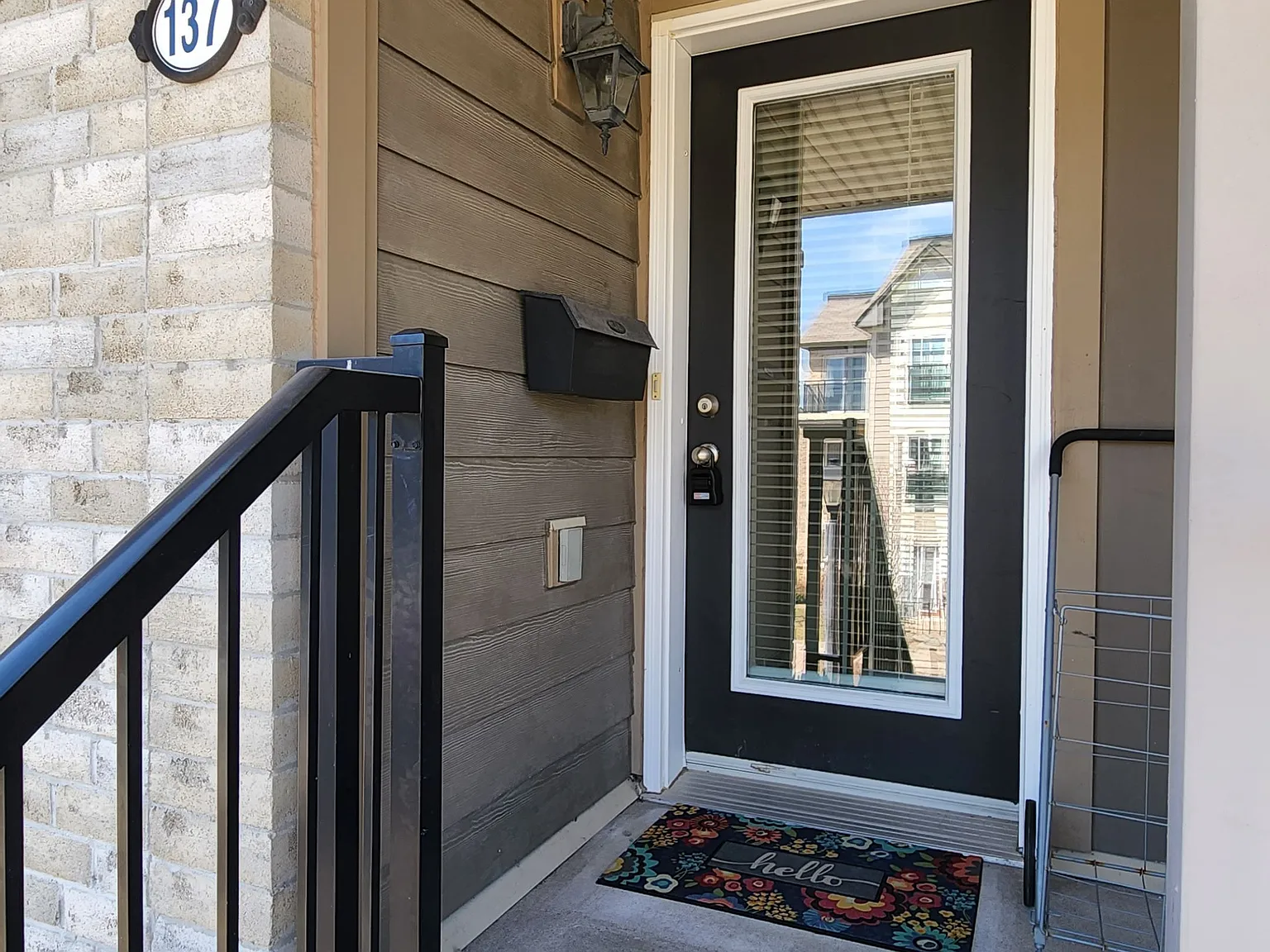 4 bed, $3,000 — Photo 2