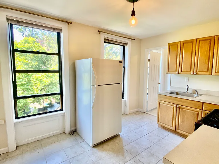 182 Bergen St #3 — Photo 12