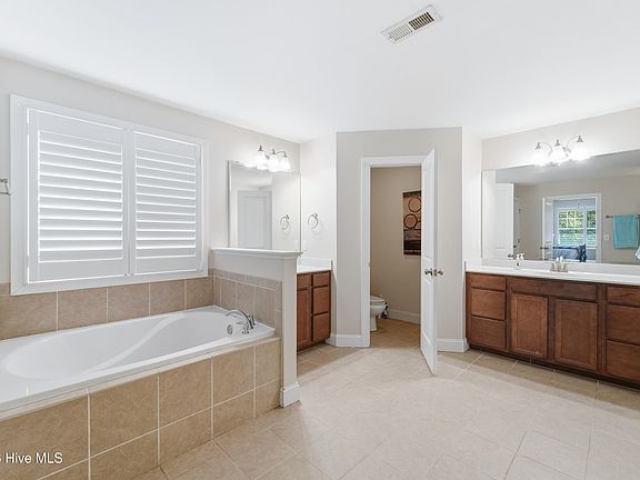 5th image of 476 Landsdowne Circle