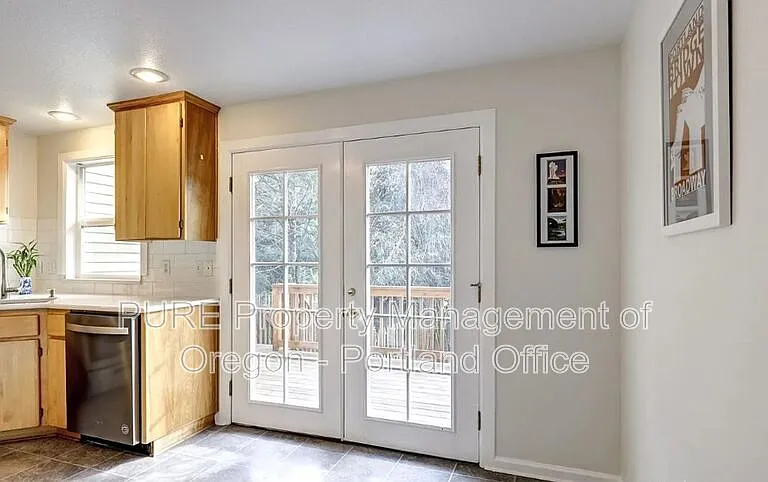 310 NE Morris St — Photo 11