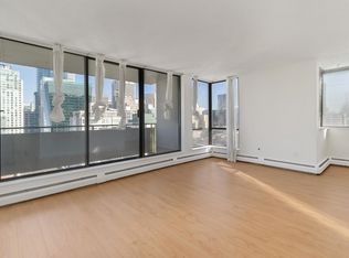 1127 Barclay St #801, Vancouver, BC V6E 4C6