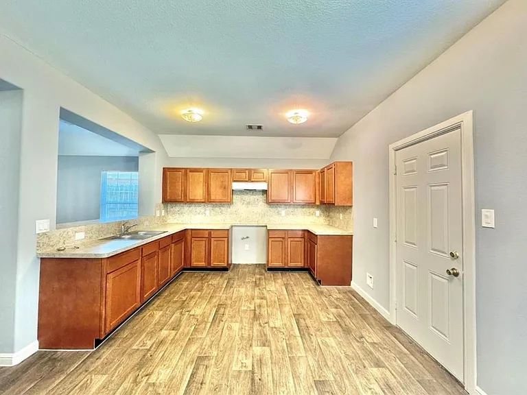 6017 E Houston Rd — Photo 4