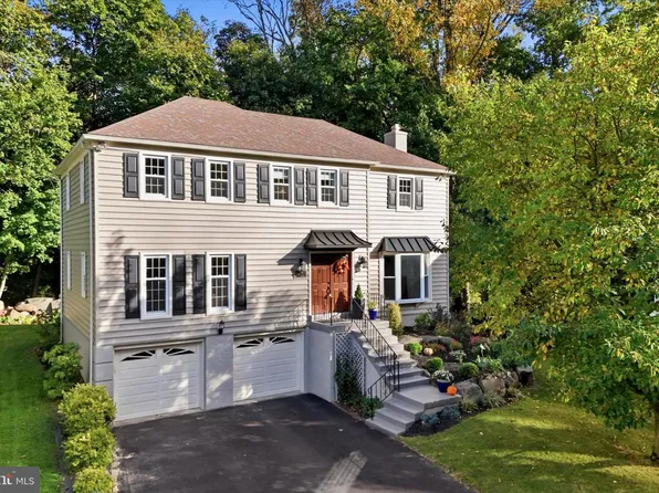 6 Harrow Cir, Wayne, PA 19087
