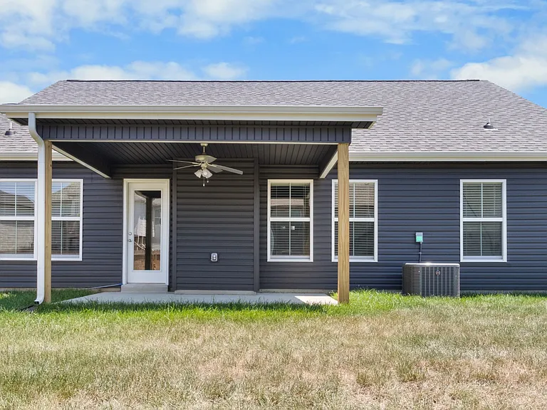 1402 Dan Brown Dr — Photo 35