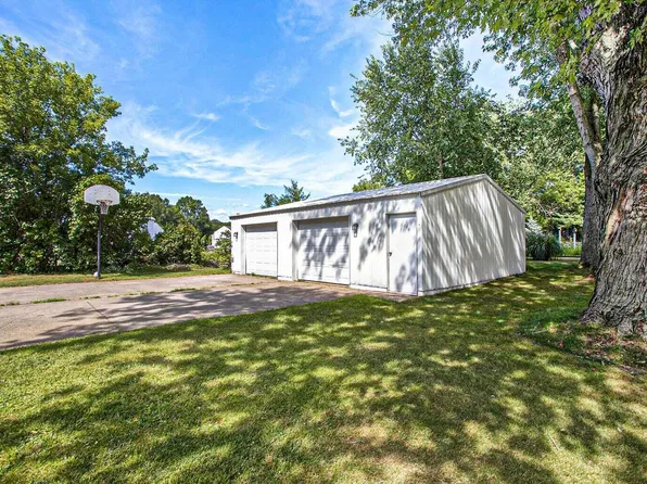 8815 E De Ave, Richland, MI 49083