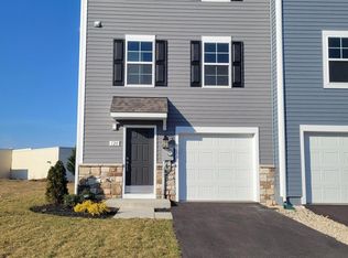 120 Cecily Way, Ranson, WV 25438