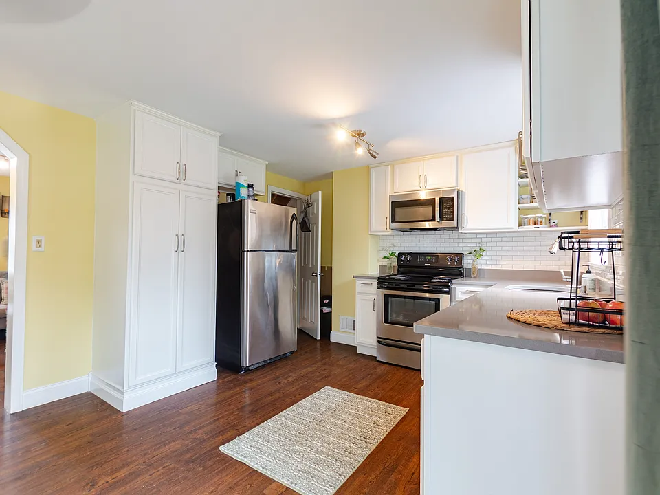 85-87 Merrow St