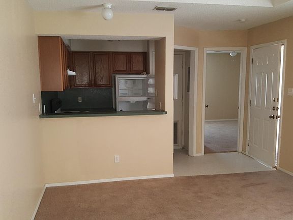 4th image of 2702 Los Amigos Dr APT 29