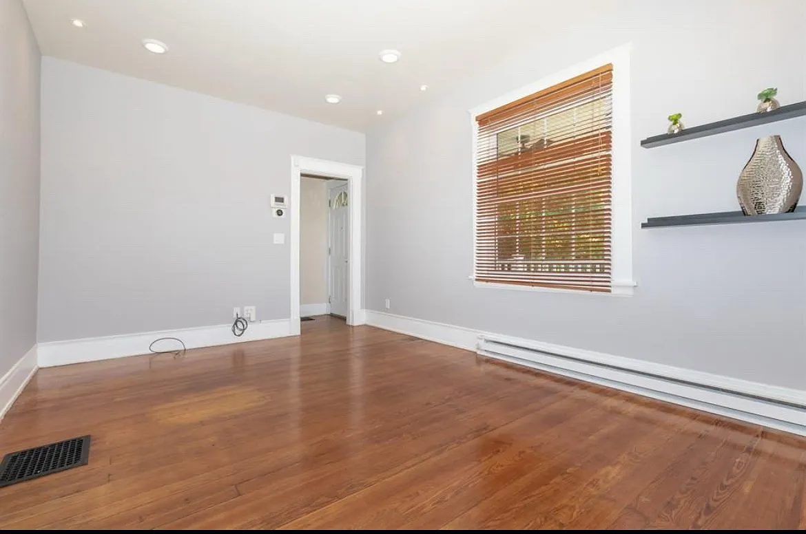 2304 Center St — Photo 3