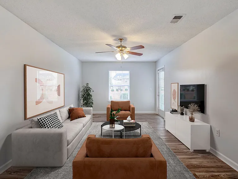 Britt Lake Apartments — Photo 4