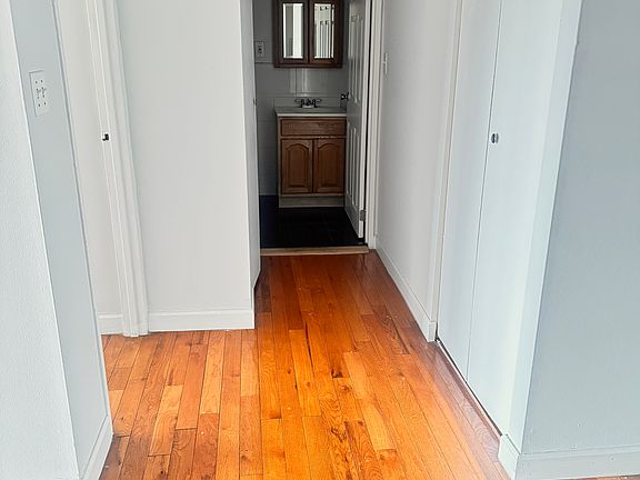 4th image of 16-70 Bell Blvd #319A