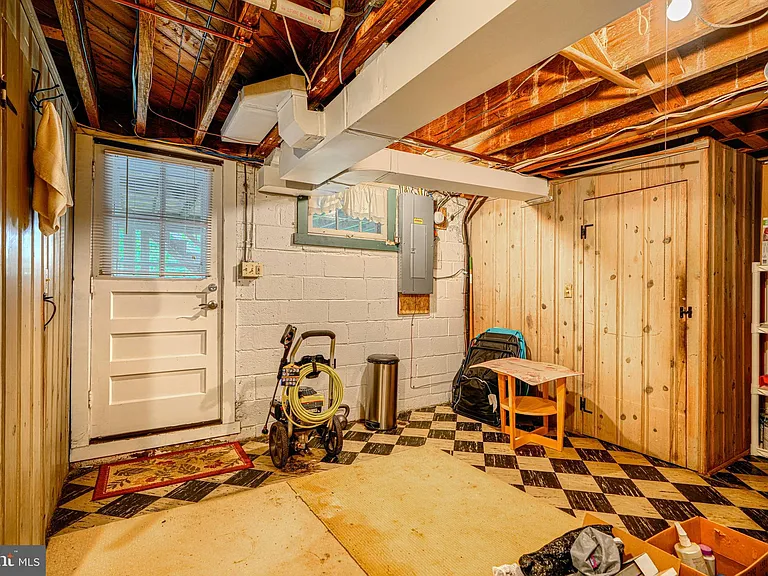 372 Old Trail Rd — Photo 37