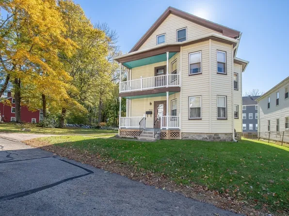 14 Hill St, Webster, MA 01570