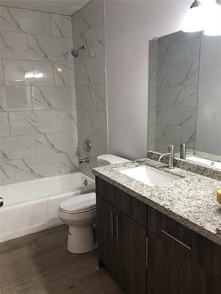 1st image of 1754 2nd Ave #111