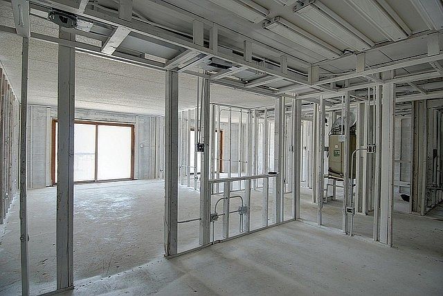 2nd image of 825 Center St APT 206